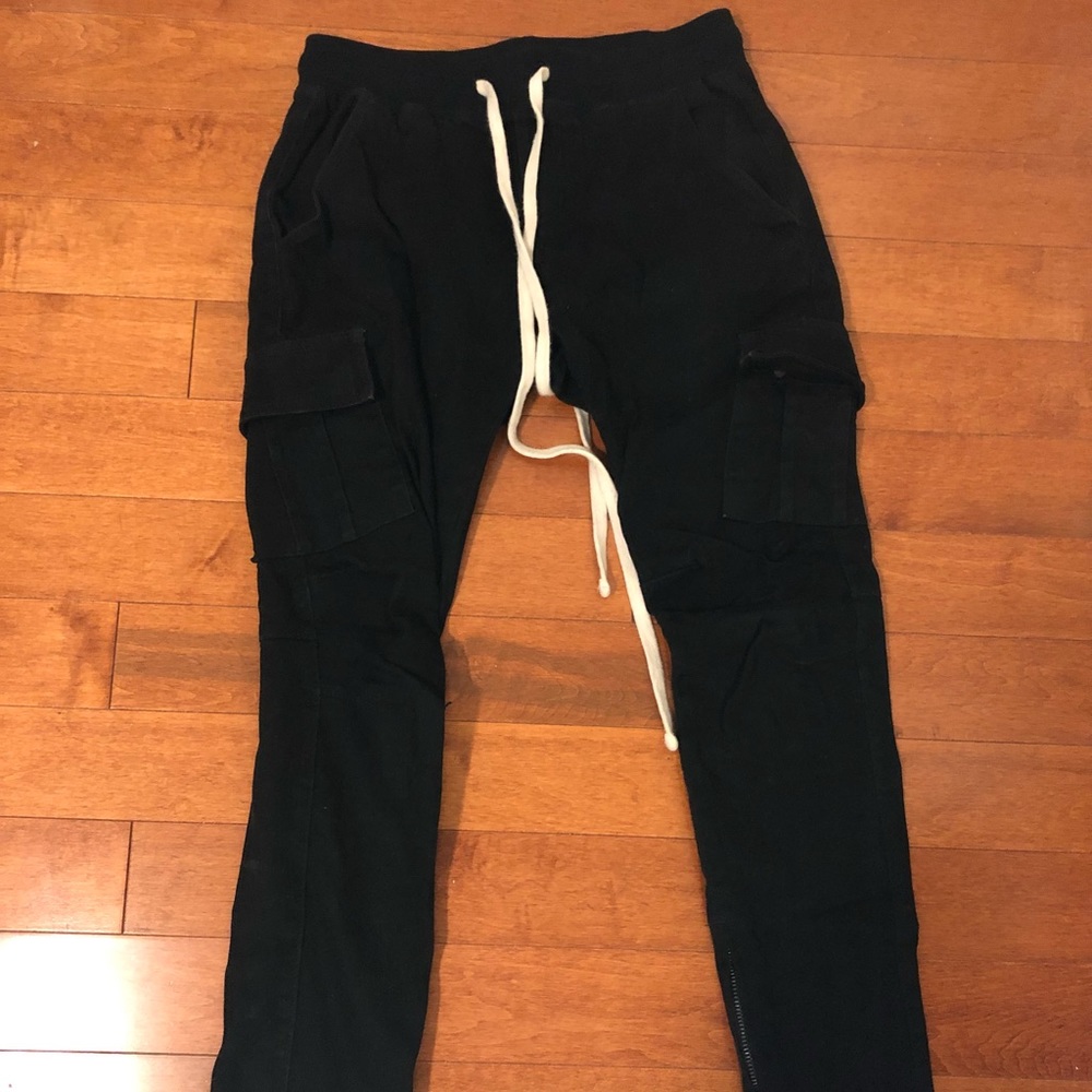 Mnml cargo